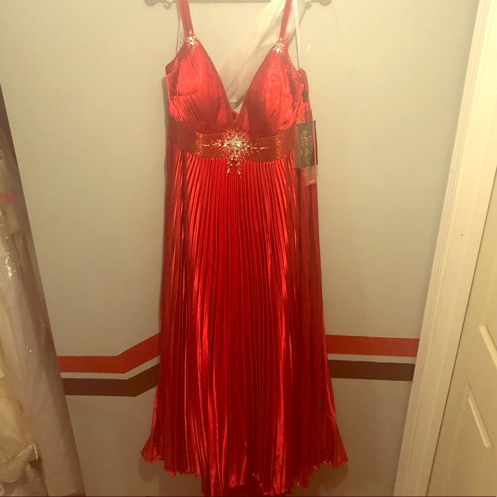 Be the lady in red supper stunning 20w New